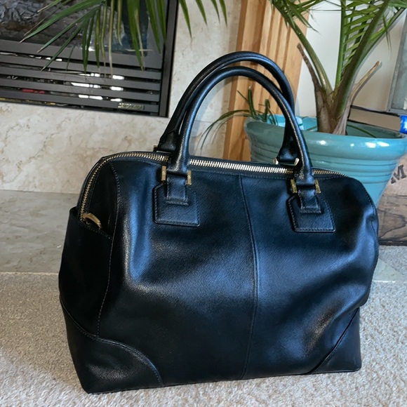 Tory Burch Large Black & Gold Robinson Satchel Purse-Great Condition - Picture 3 of 13